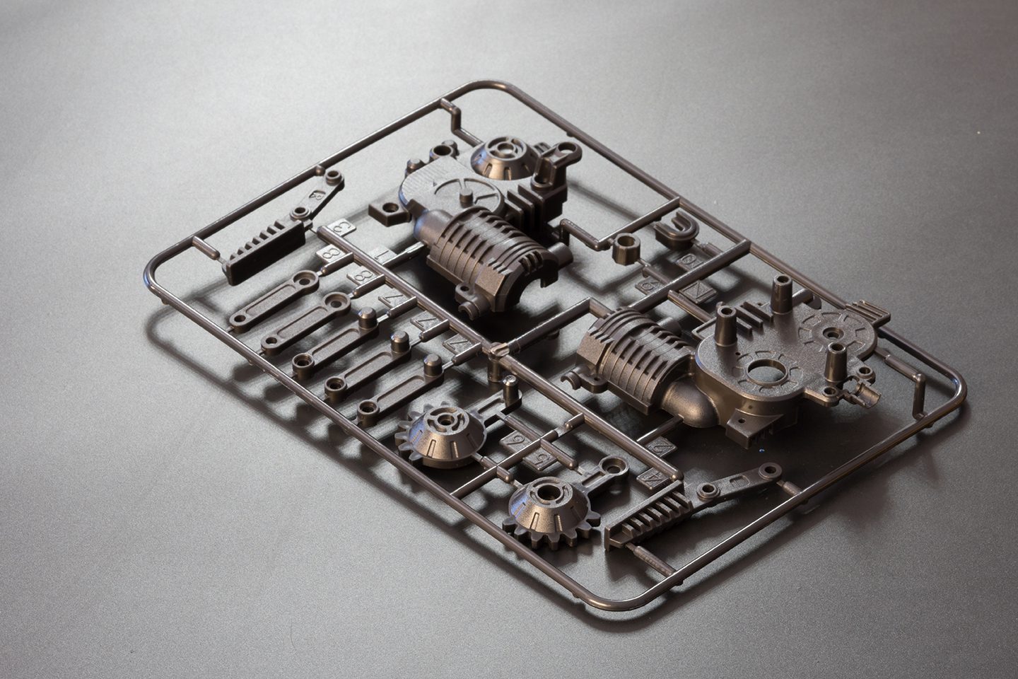 Industrial injection molding press the manufacture of plastic parts